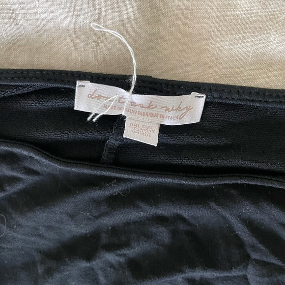 American Eagle Don’t ask why Ruffled top - Picture 4 of 5